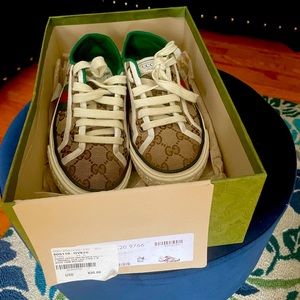 Gucci shoes size 4.5…